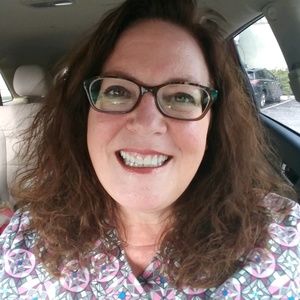 Meet your Posher, Lori